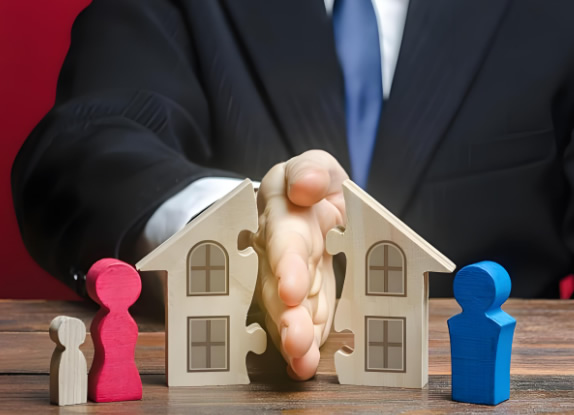 成都市私家偵探談離婚后財(cái)產(chǎn)與債務(wù)如何處置